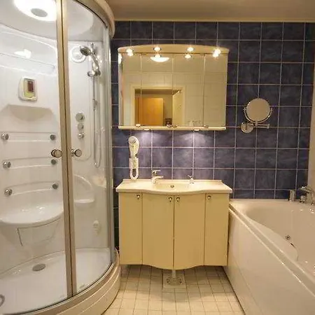 Hotel Western Arctic Circle 3*